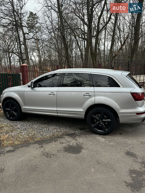 Легковые Audi Q7