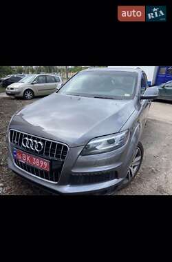 Audi Q7  2011