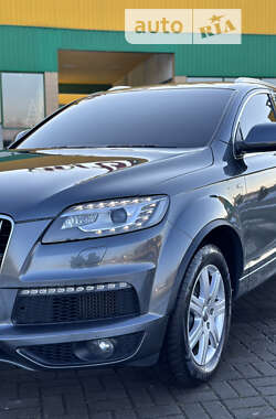 Audi Q7  2011