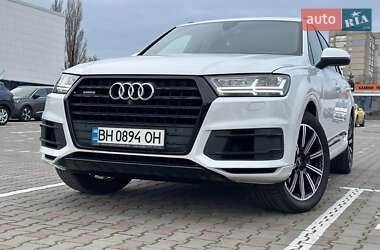 Audi Q7  2016