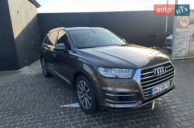 Audi Q7  2016