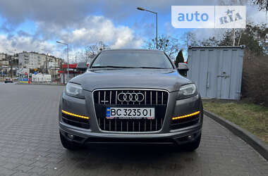 Audi Q7  2012