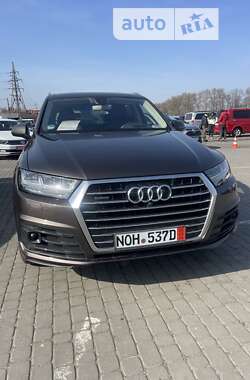 Audi Q7  2016