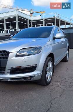 Audi Q7  2006
