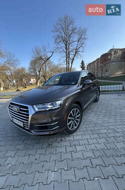 Audi Q7  2016