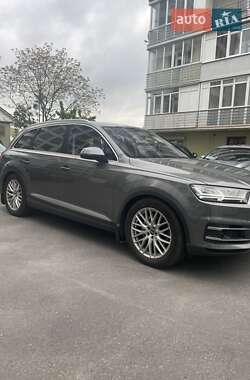 Audi Q7  2015