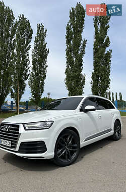 Audi Q7  2015