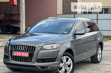 Audi Q7  2011