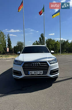 Audi Q7  2016