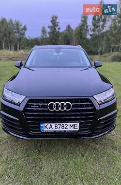 Audi Q7  2016