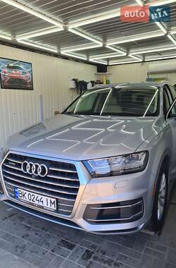 Audi Q7  2017