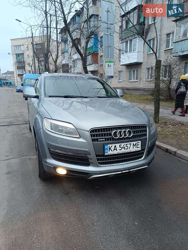 Внедорожник / Кроссовер Audi Q7