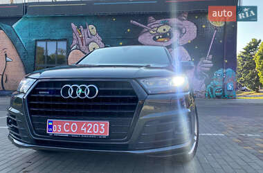 Audi Q7  2016