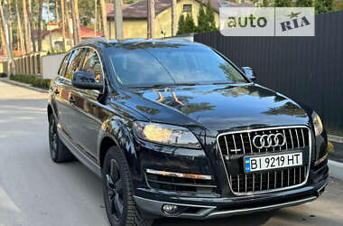 Audi Q7  2011