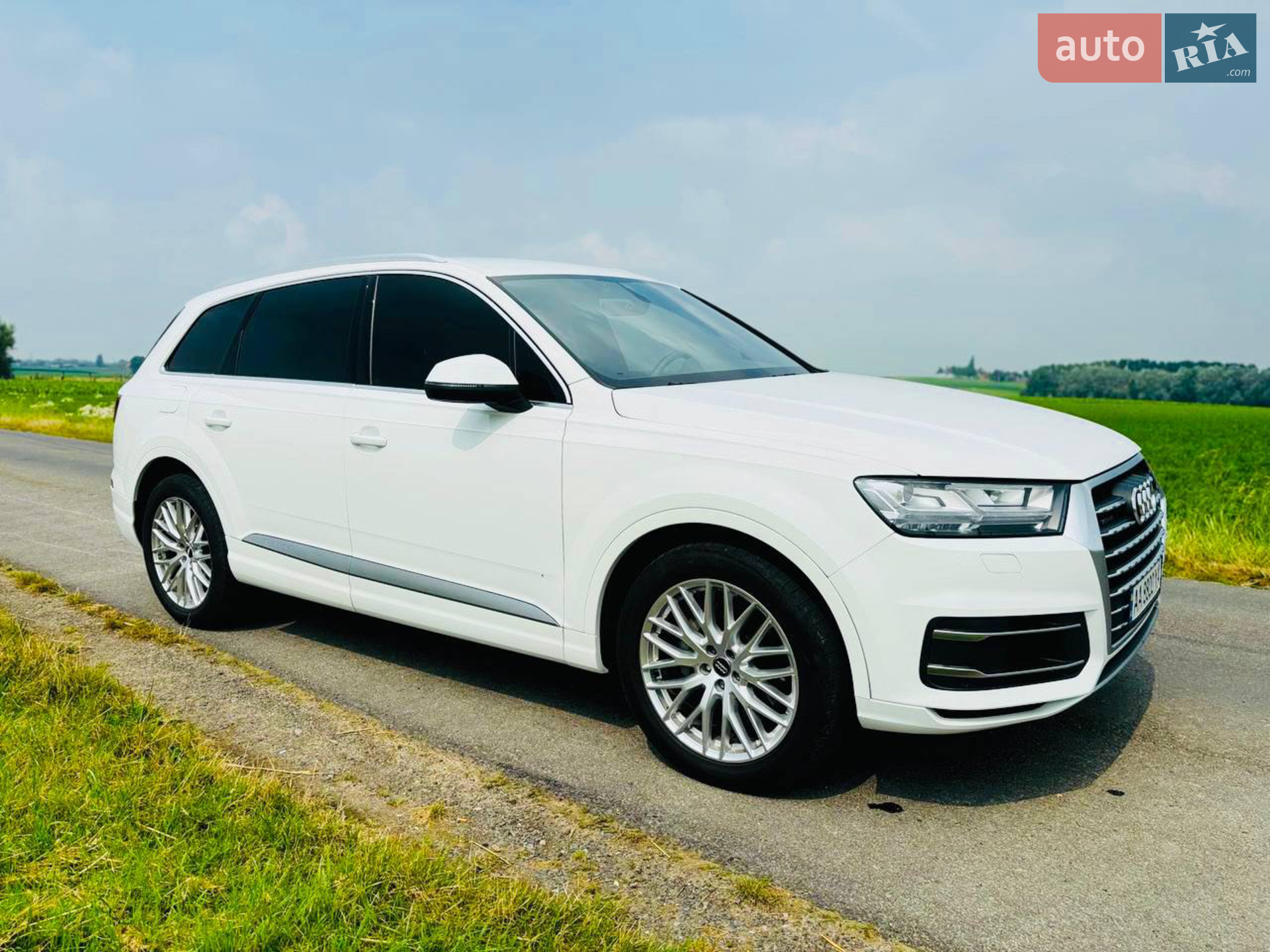 Audi Q7 2017 VIN WAUZZZ4M5JD018001 фото оголошення 2 з 23