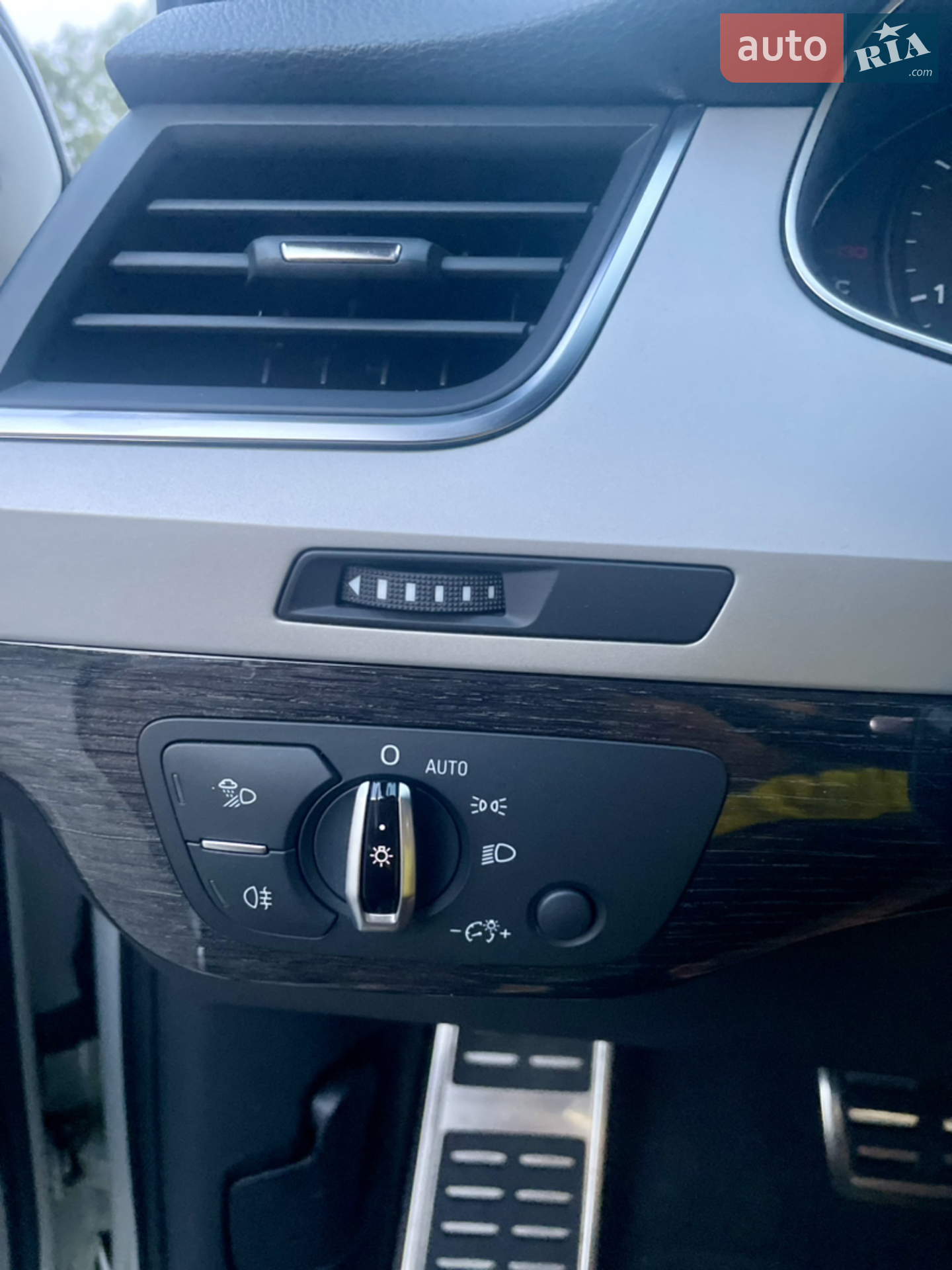 Audi Q7 2017 VIN WAUZZZ4M5JD018001 фото оголошення 17 з 23