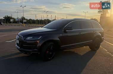 Audi Q7  2011