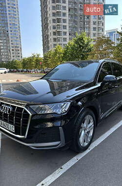 Audi Q7  2022