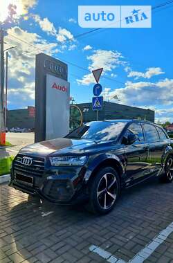 Audi Q7  2016