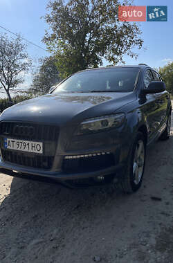 Audi Q7  2011