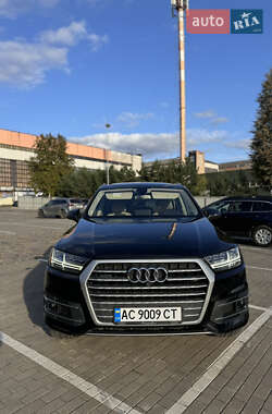 Audi Q7  2016