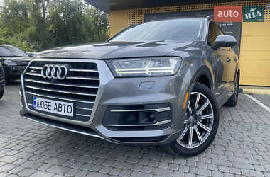 Audi Q7  2016