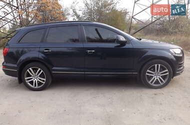 Audi Q7  2011