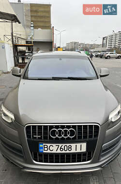 Audi Q7  2011