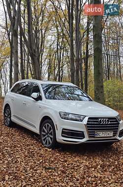 Audi Q7  2015