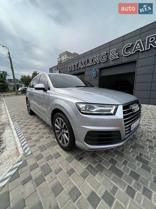 Внедорожник / Кроссовер Audi Q7 2016 в Киеве