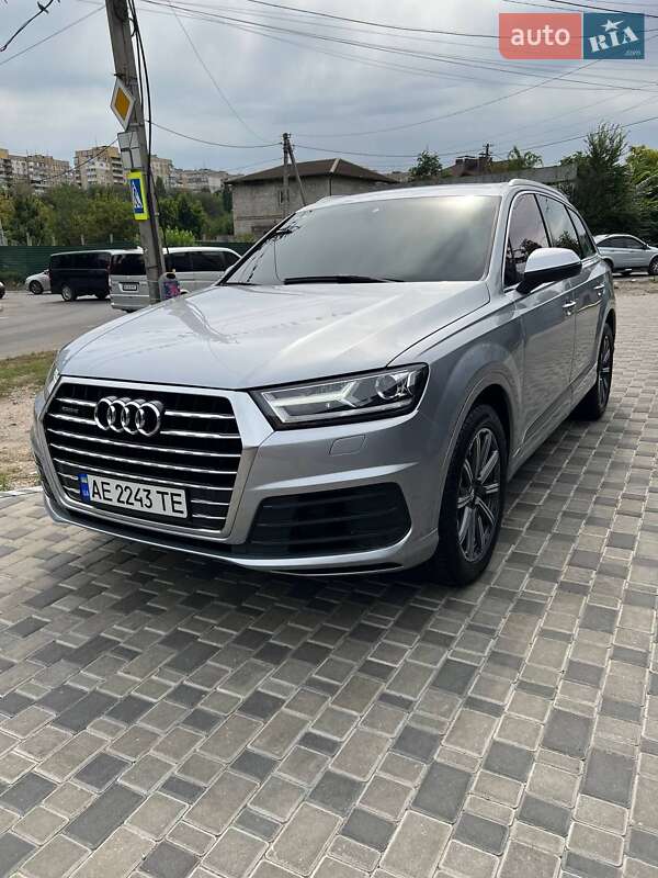 Внедорожник / Кроссовер Audi Q7 2016 в Киеве
