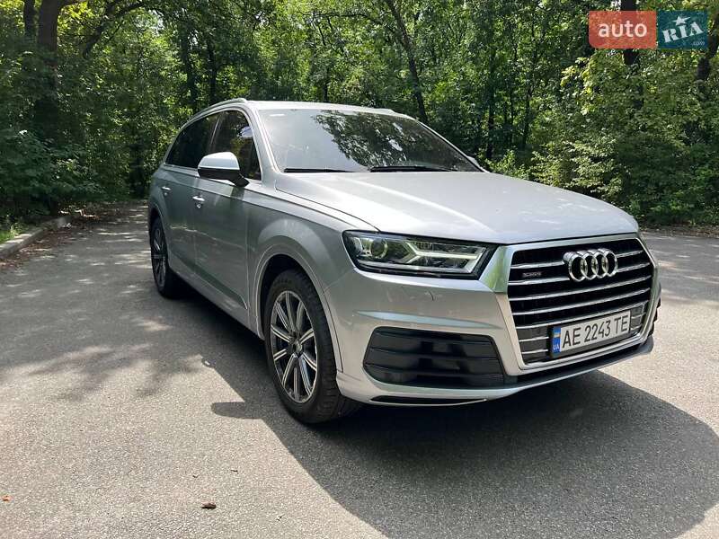 Внедорожник / Кроссовер Audi Q7 2016 в Киеве
