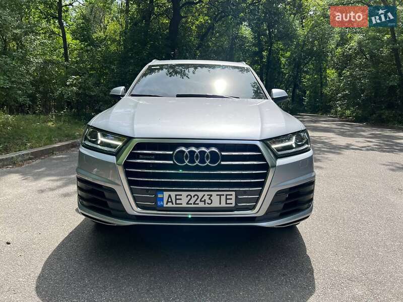Внедорожник / Кроссовер Audi Q7 2016 в Киеве