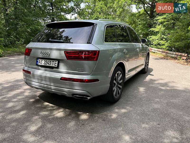 Внедорожник / Кроссовер Audi Q7 2016 в Киеве