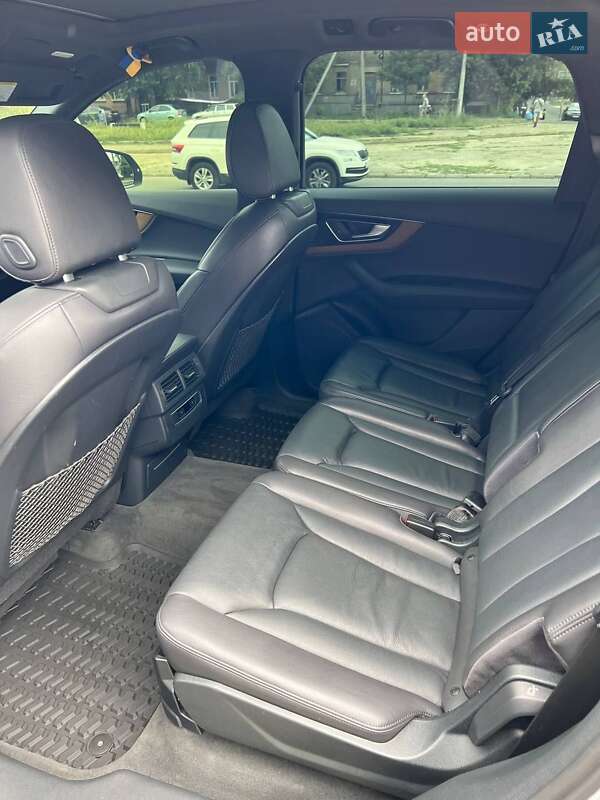 Внедорожник / Кроссовер Audi Q7 2016 в Киеве