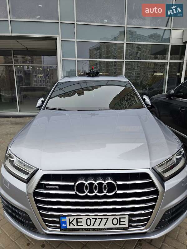 Внедорожник / Кроссовер Audi Q7 2016 в Киеве