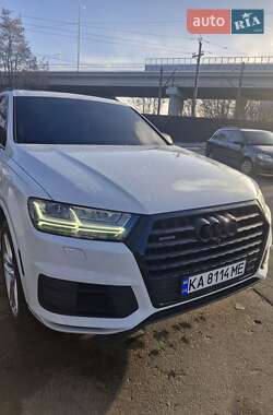 Audi Q7  2016