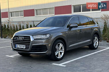 Audi Q7  2016