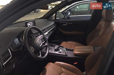Audi Q7  2016