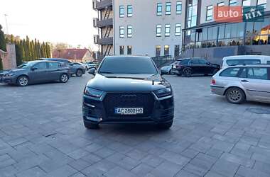 Audi Q7  2016