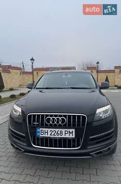 Audi Q7  2013