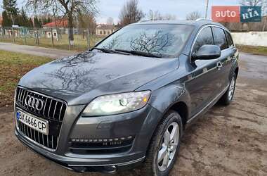 Audi Q7  2011