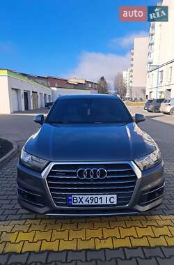 Audi Q7  2016