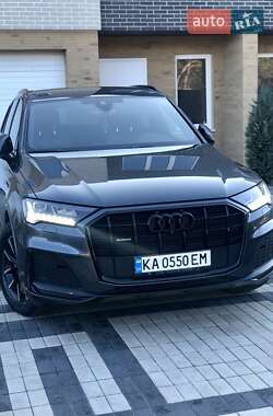 Audi Q7  2021