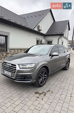 Audi Q7  2017