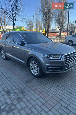 Audi Q7  2016