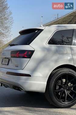 Audi Q7  2017
