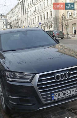 Audi Q7  2016