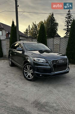 Audi Q7  2015