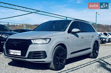 Audi Q7  2016